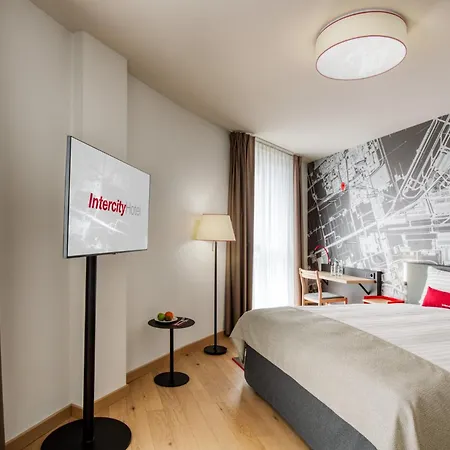 Intercityhotel Amsterdam Schiphol Airport-3